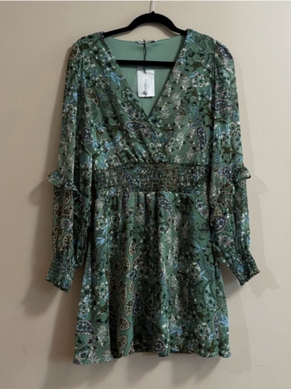 NWT Stradivarius L Boho Floral Paisley Green Smocked Lightweight Dress Ruffles
